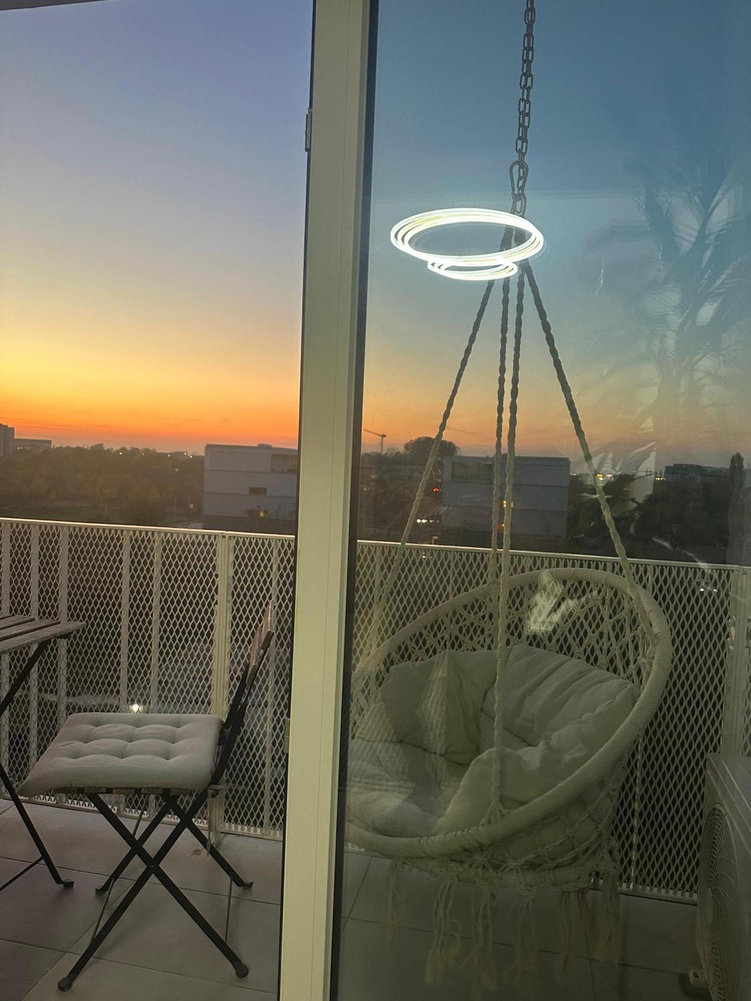 Japanese Studio With Hammock And Sunset View ティミショアラ エクステリア 写真